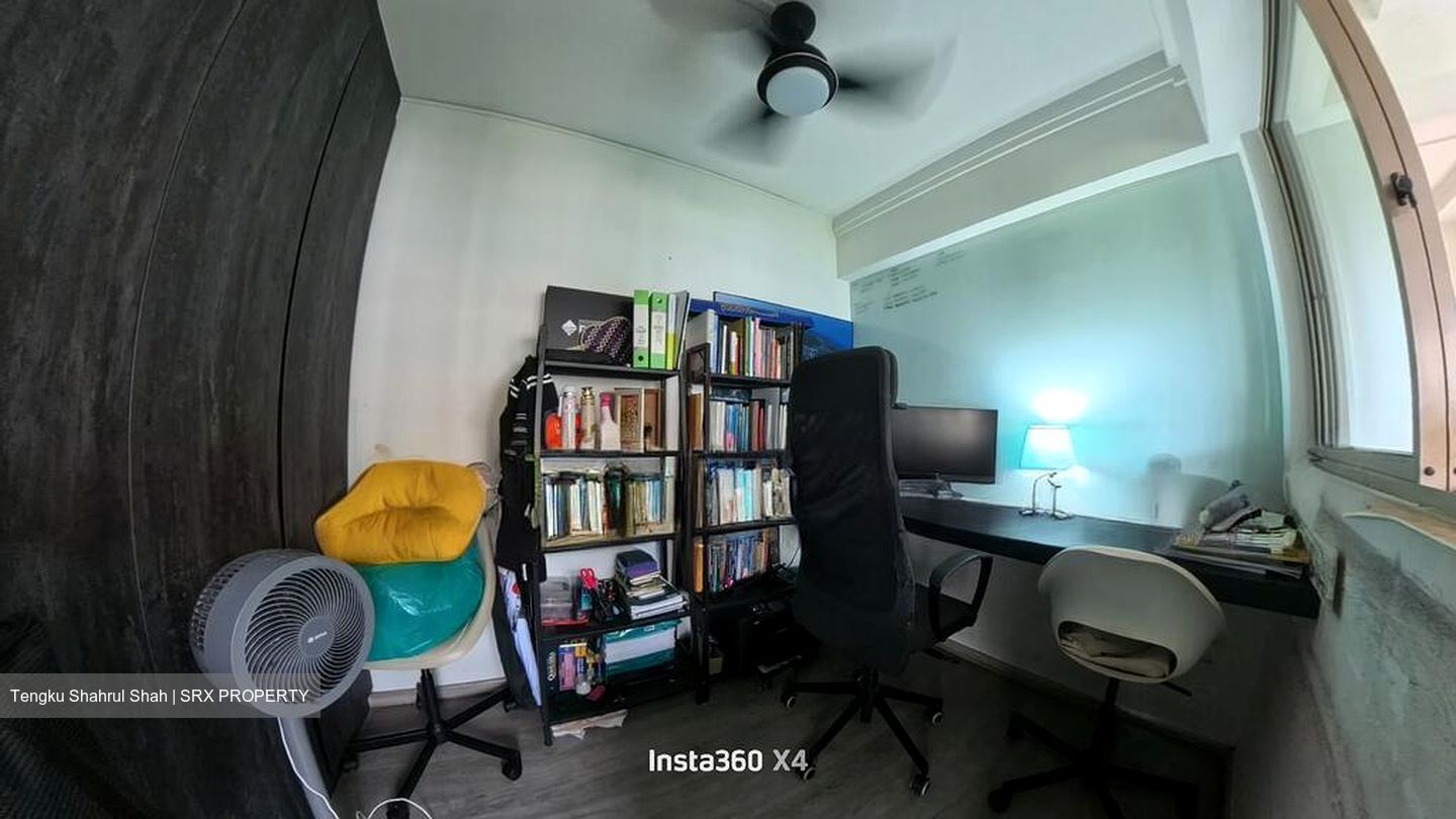 Tampines Street 42 (Tampines), Multi Generation #524339621